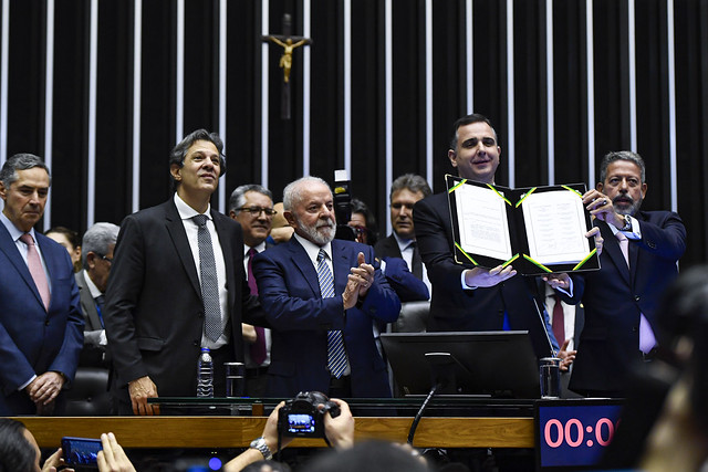 Brasil Sem Medo Congresso Promulga Reforma Tribut Ria A Presen A