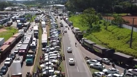 Brasil Sem Medo Mobilização dos caminhoneiros ganha força e aumentam