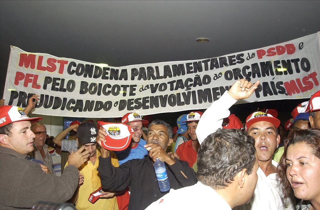 Brasil Sem Medo - Invasão Do Congresso Por Petistas Em 2006 Não Deixou ...